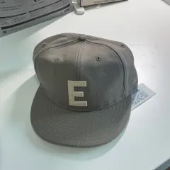 ESSENTIALS エッセンシャルズ NEW ERA ニューエラ E ロゴ ベースボールキャップ タン