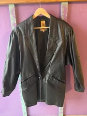 【本革　牛皮レザージャケット】