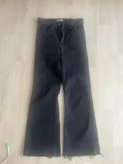 黒 ブーツカット