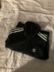 アディダス ブラック クロップド ジャージ