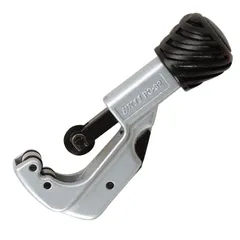 SK11(エスケー11) パイプカッター 切断能力 4~32mm PC-32