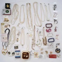 大量50点以上 ヴィンテージアクセサリー まとめ売り ネックレス イヤリング ブローチ ブレスレットなど レディース おしゃれ 状態良好 中古品