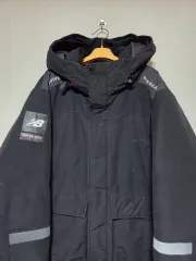 ニューバランス ブラック WHO フード ダウン アウター