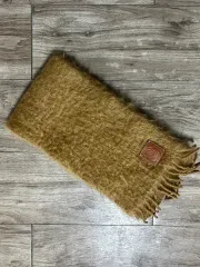 2025年最新】ロエベ マフラー キャメルの人気アイテム - メルカリ