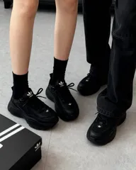 ⭐︎adidas Originals⭐︎オズガイアTriple Black 厚底スニーカー