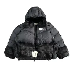 NIKE(ナイキ) × sacai(サカイ) フェイクファー コラボダウンジャケット ブラック Mサイズ 未使用・タグ付き