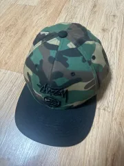 STUSSY カモフラージュ スナップバック