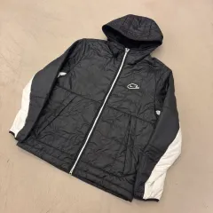 ナイキ フューチュラ ツートン アウター