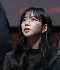 aespa（エスパ）カリナ フチなし メガネ サングラス レディース 芸能人 Y2K ミュウミュウ カルティエ