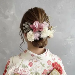 ピンクホワイト髪飾り　和装　成人式　卒業式