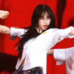 aespa（エスパ）カリナ アトミック02 ミュウミュウ メガネ アヴァ 半（ハン）タ サガ サングラス フチなし ラッシュ