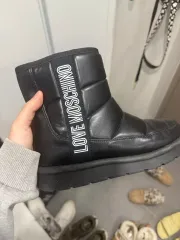 2025年最新】MOSCHINO ブーツの人気アイテム - メルカリ