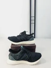 アディダス x Parley ウルトラブースト4 0 コア ブラック 250