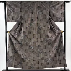 大島紬 身丈157cm 裄丈63cm S 袷 純泥染 証紙 草花 市松 焦茶色 正絹 秀品 【中古】