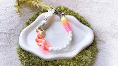 パラコード✶スマホストラップ✶ショート手首用✶ハンドストラップ✶ストラップホルダー付✶ホワイト☓パステルレインボー