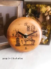 穏やかな時間を刻む掛け時計🕰️　手のひらサイズ・アカシア・インテリア雑貨・大切な時間・木製・プレゼント・サプライズ・記念日・ギフト・新築祝い・ありがとう