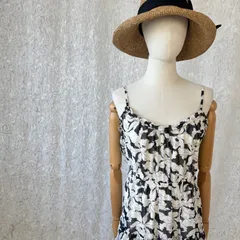 モノトーン 花柄 キャミワンピース ティアードデザイン フレアシルエット 夏ワンピース 古着ワンピース