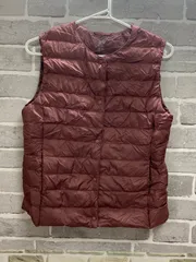 【D1-36】◇ ユニクロ　Mサイズ　ウルトラライトダウンベスト　赤色