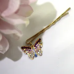ヘアピン◇ハンドメイドきらきらと揺れる☆ピンクの蝶ヘアピン ゴールド・桃色　ハンドメイド oh-02130
