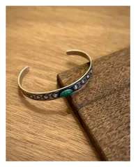 ナバホ パンチドボタン グリーン ターコイズ シルバー バングル フレッドハービー