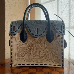 carving tribes  レザーバッグ　バイカラー　水色とクリーム色