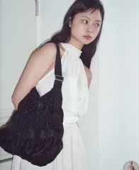 ヤンシシシャーリングショルダーバッグ