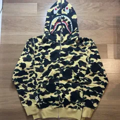 A BATHING APE アベイシングエイプ 1st カモフラ シャーク ジップアップ フーディー イエローカモフラ L