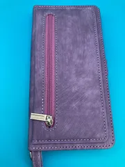 iPhone 15 Plus 用 手帳型スマホケース ファスナーポケット付き カード収納 スタンド機能 パープル