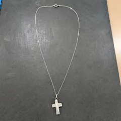 貝製　十字架ペンダント　チェーン付き