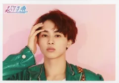 【中古】生写真(男性) 超特急/タクヤ(草川拓弥)/横型・バストアップ・衣装緑・右手頭・背景ピンク/「超特急 POP UP STORE」GOLDEN EPOCH SPECIAL 生写真 カイ PRUDUCE Ver.(大阪限定)