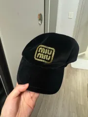 2026年最新】miumiu キャップ ベロアの人気アイテム - メルカリ