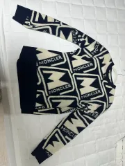 MONCLER モンクレール ロゴ パータン ニット ブラック/白