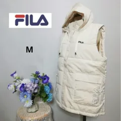 新品未使用品フィラ　FILA　ベスト　アイボリー色系　Мサイズ　フード