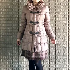 23区 洗えるフレアのダウンコート ダウンジャケット ウオッシャブル Aライン トグル付き ピンクベージュ ハイネック ボリューム襟 40サイズ