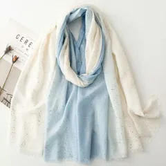 ブルー→ホワイト グラデーション 大判ストール 爽やか 金散らし ラメ 上品な輝き 優しい配色 肌馴染み良い 季節を問わず 特別な日 日常のアクセント レディース 春 夏 秋 冬 通年 お出かけ デート 旅行 普段使い プレゼント ギフト 即購入OK 送料無料