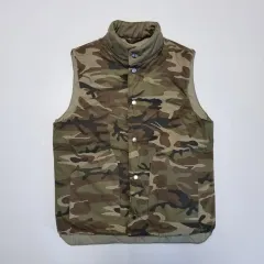 カモフラージュ・リバーシブル・ダウンベスト