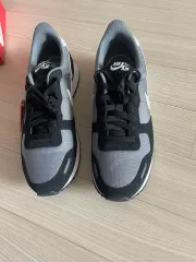 ナイキ インターナショナリスト