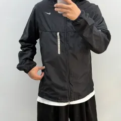 ナイキ ウィンドブレーカー (ブラック)