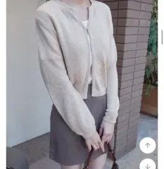 ベージュ クロップド ニット カーディガン (半택포価格)