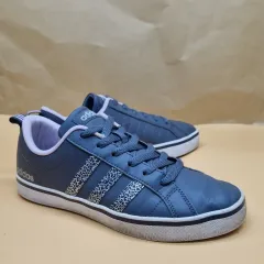 adidas NEO グレー レディーススニーカー 240