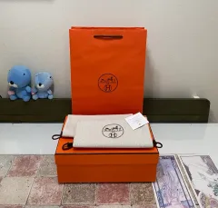 2026年最新】エルメス 靴 空箱の人気アイテム - メルカリ