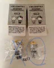 ハローキティ ウール モノクロ TinyTAN チャーム キーホルダー フィギュア ぬいぐるみ ガチャ 51周年