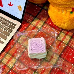 BLACKPEARLSTUDIO　ブラックパールスタジオ　水波クリームケーキ（紫）　水感　スクイーズ　とろんスクイーズ　にぎにぎ　捏捏　一つ　みずみずしい　チャーム　飾り