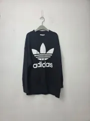 アディダス トレフォイル ブラック スウェットTシャツ