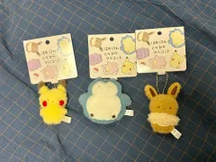 (写真追加) ポケモンふわふわキーホルダー - イーブイ カビゴン ピカチュウ