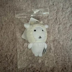 カナディ レイ LLANY ぬいぐるみ キーホルダー 羊 IN タグ付き 商品