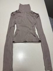 タートルネック カットアウト 長袖 Tシャツ モカブラウン