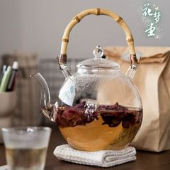 ガラスケトル 900ml 耐熱 ガラス ティーポット 竹の持ち手 まんまるポットヤカン 湯沸かし 手作り おしゃれ ガラスポット ガラスティーポット 大容量 紅茶ポット ガラス急須 フルーツティー 麦茶 花茶 母の日 プレゼント 直火対応