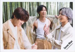 【中古】生写真(STARTO) Snow Man/向井康二・阿部亮平・佐久間大介/横型・上半身/アルバム「RAYS」MVオフショット/公式生写真