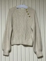 アイボリー ケーブルニット
